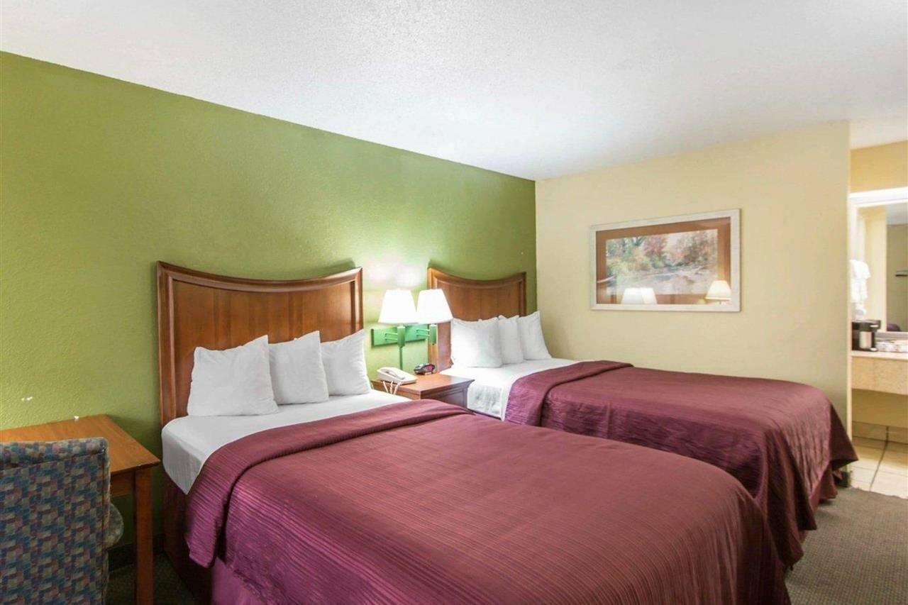 Фото Quality Inn Merchants Drive