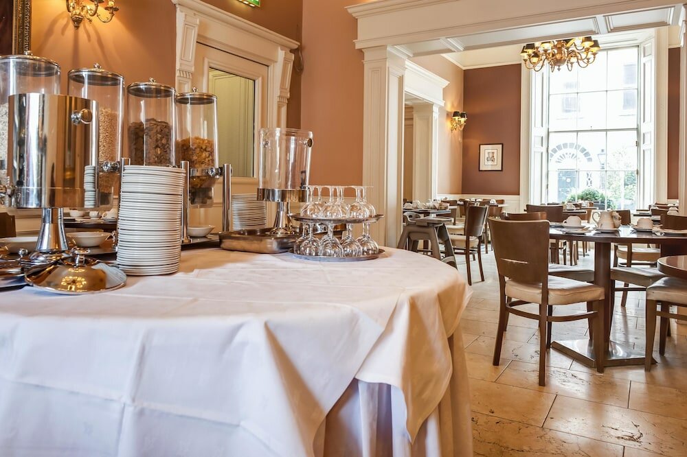 Фото Albany House