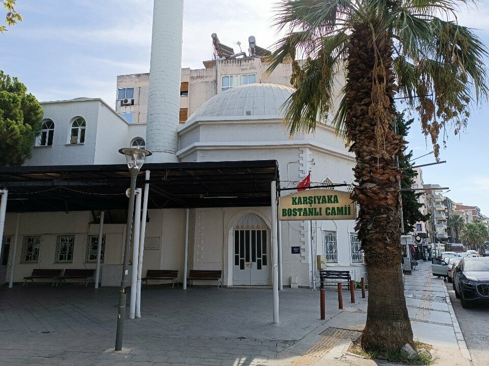 مسجد Karsiyaka Bostanli Mosque ، إزمير، صورة