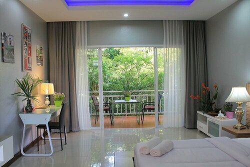 Хостел Eat n Sleep на Пхукете