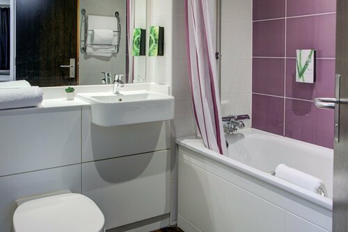 Гостиница Premier Inn Huddersfield West в Хаддерсфилде
