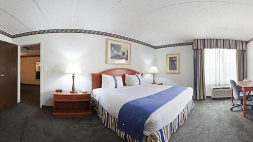 Фото Holiday Inn Rockford, an Ihg Hotel