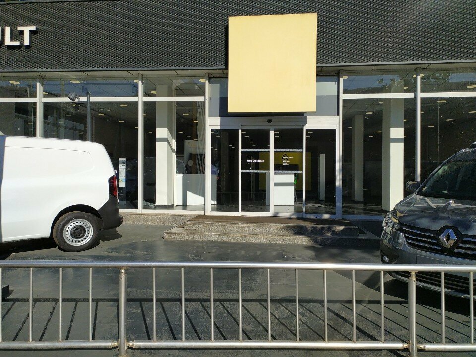 Автосалон Dacia Demirkollar Üsküdar, Стамбул, фото