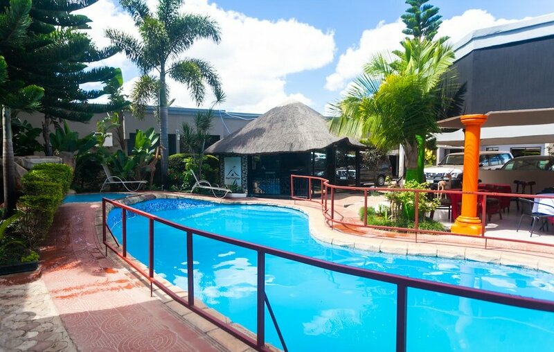 Гостиница Nomads Court Lodge в Лусаке