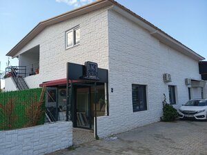 M&r Berlin Hotel (İzmir, Narlıdere, Altıevler Mah., Uz Sok., 4), hotel