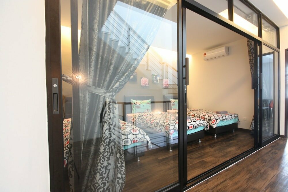 Short-term housing rental Shamrock Beach Villas 9, Penang, photo