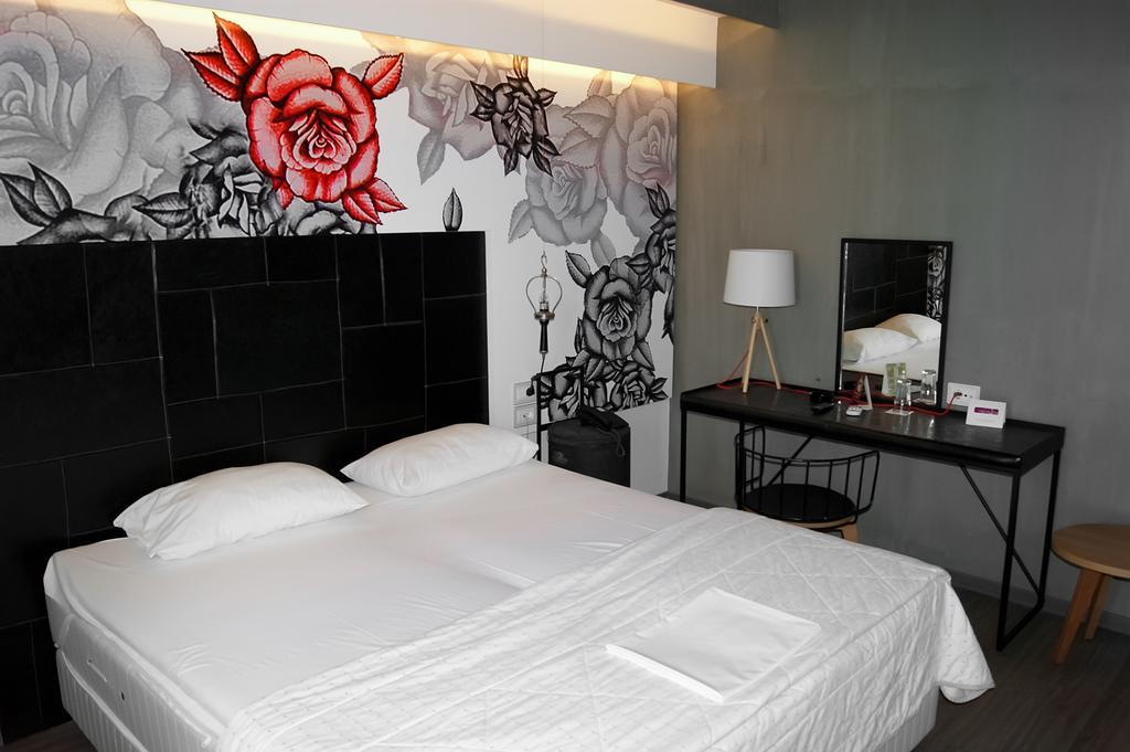 Фото Adonis City Hotel