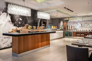 Гостиница Courtyard by Marriott Cologne