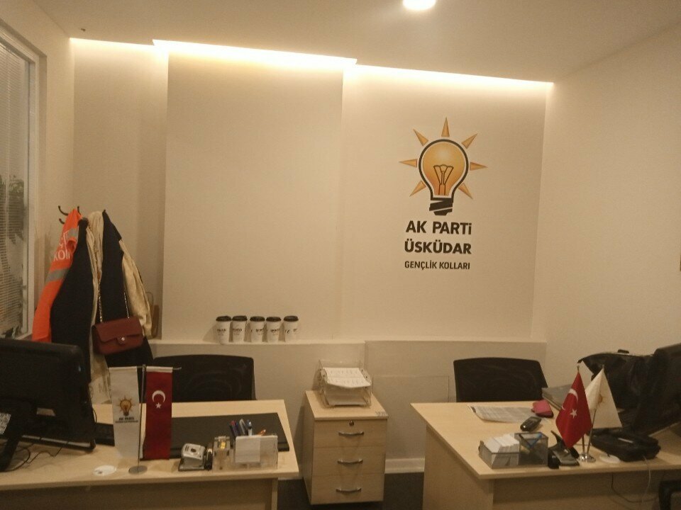 Political parties Adalet ve Kalkinma Partisi Uskudar Ilce Teskilati, Istanbul, photo