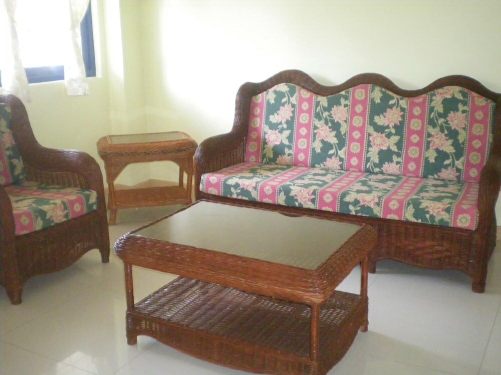 Фото Dumaguete Springs Apartment