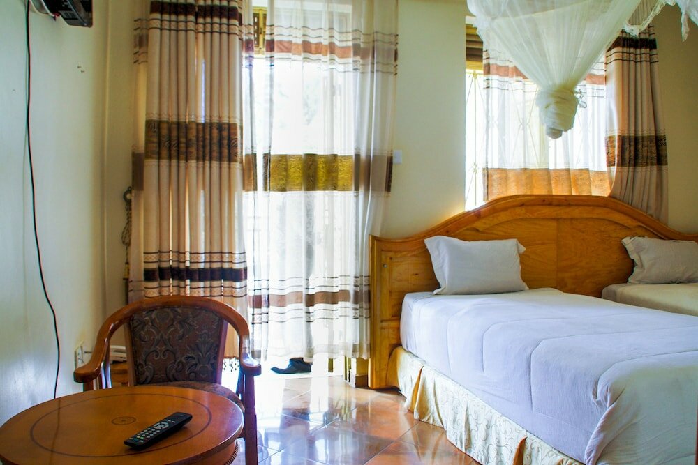 Фото отеля 2