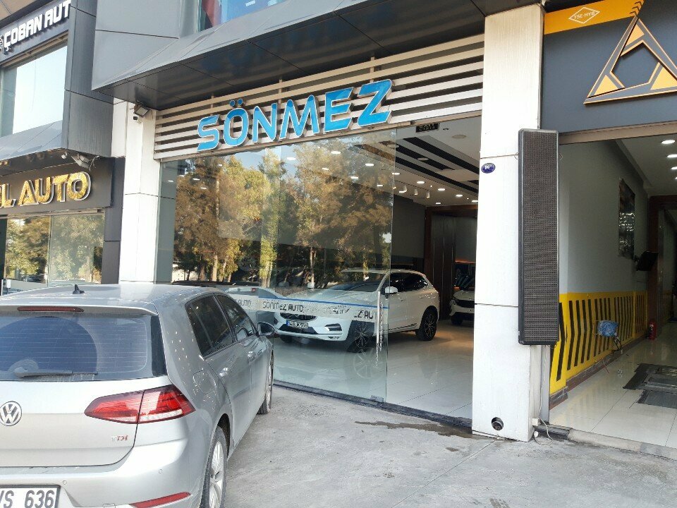 Car dealership Sonmez Motors, Izmir, photo