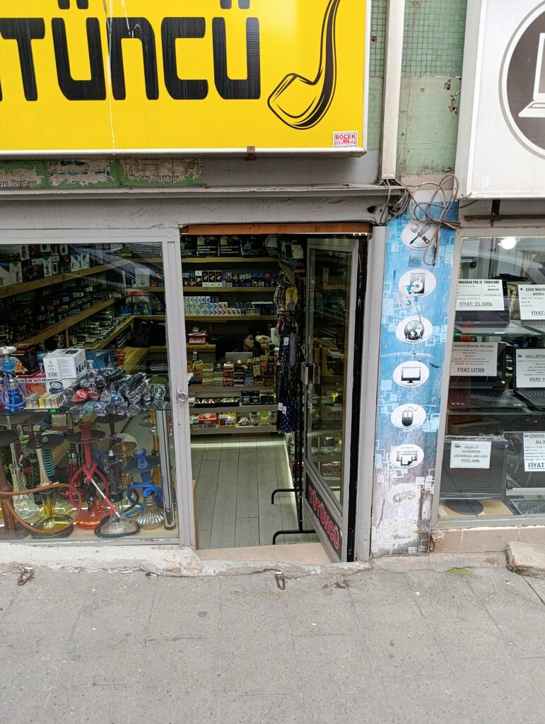 Tobacco and smoking accessories shop Can Tobacco Tutuncu, Istanbul, photo