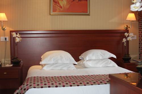 Фото Kyriad Reims Centre