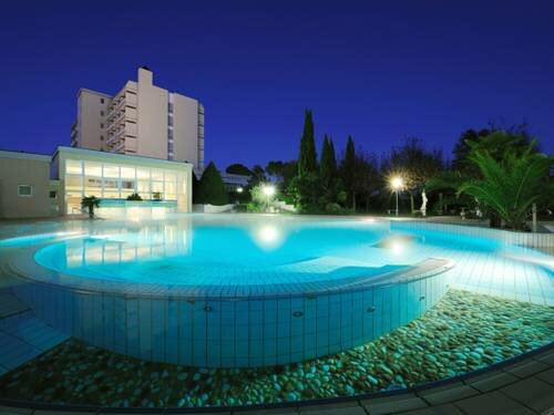 Внешний вид отеля Hotel Des Bains Terme в Монтегротто-Терме, фото 1