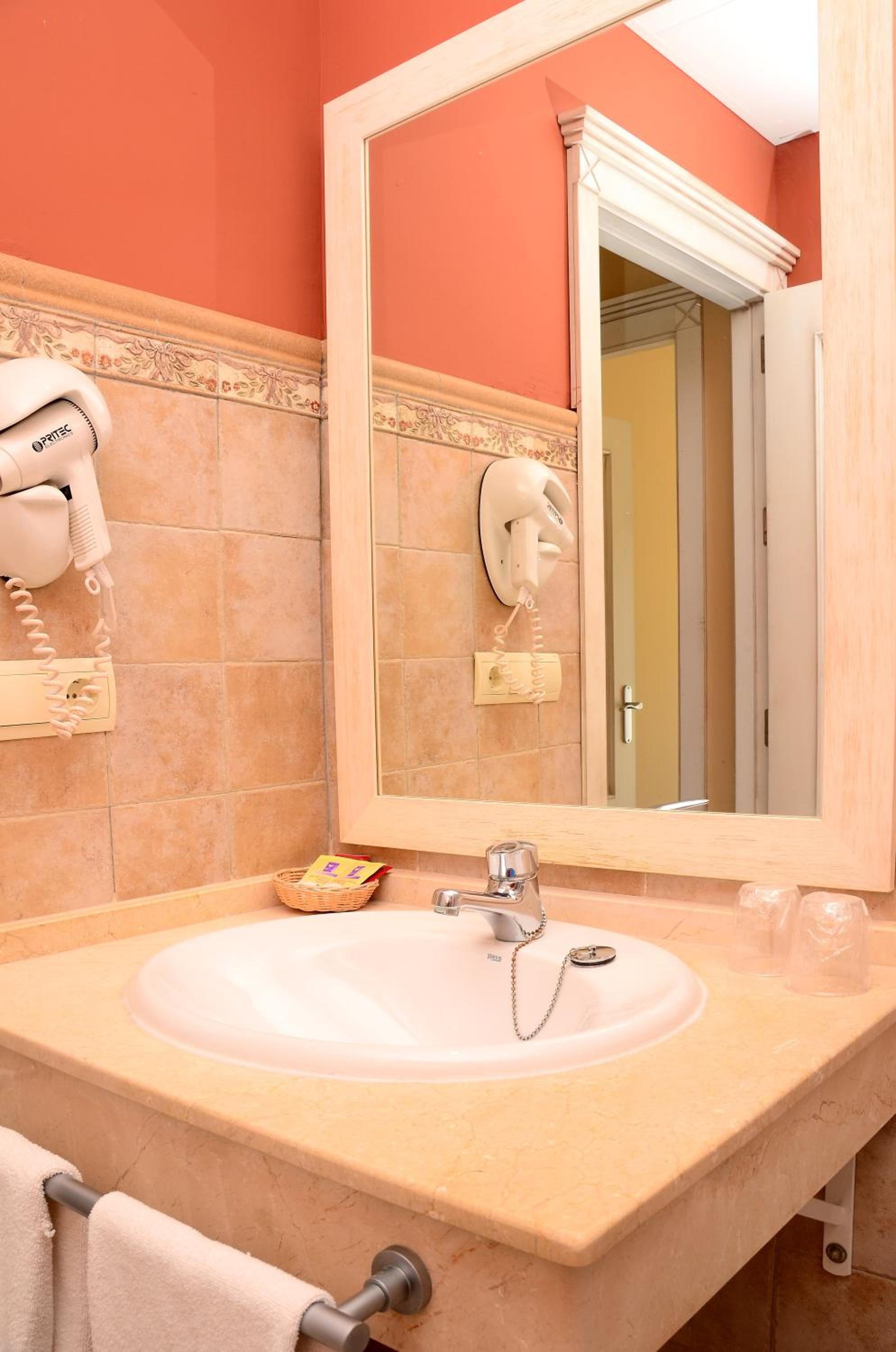 Фото Apartamentos Piedramar