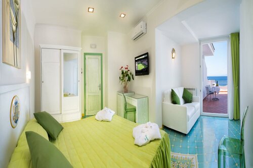 Гостиница Hotel La Madonnina в Искье