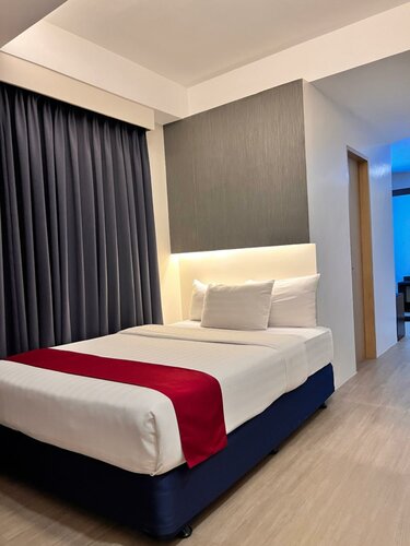 Гостиница Sarrosa International Hotel and Residential Suites в Себу