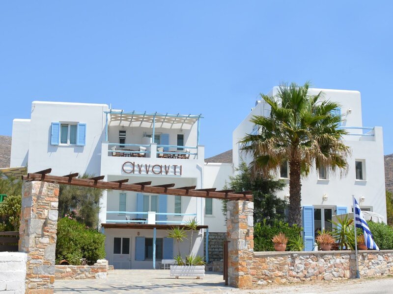 Гостиница Agnadi Syros Beachfront Studios & Rooms