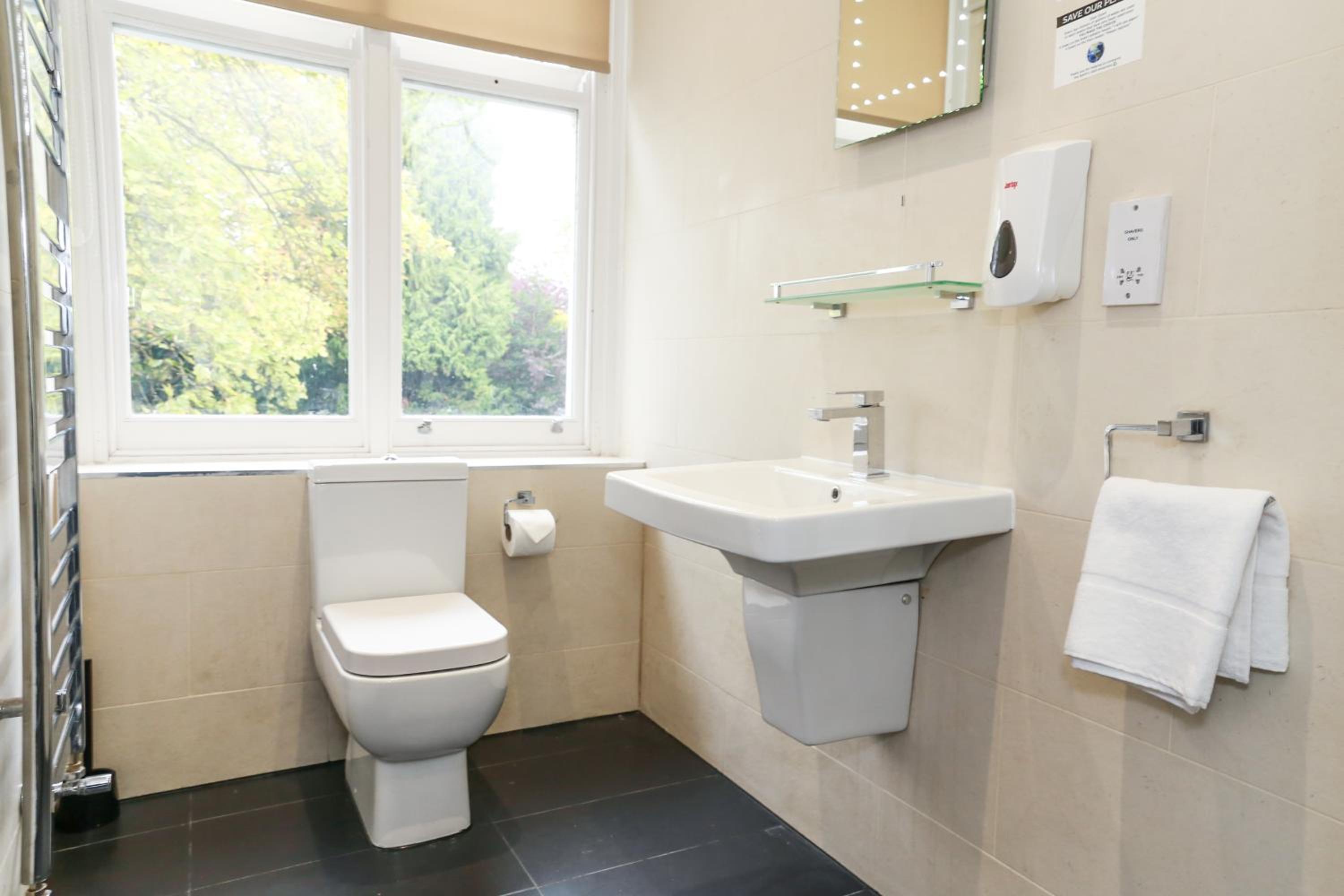 Фото Flexistay Leicester Gables Aparthotel