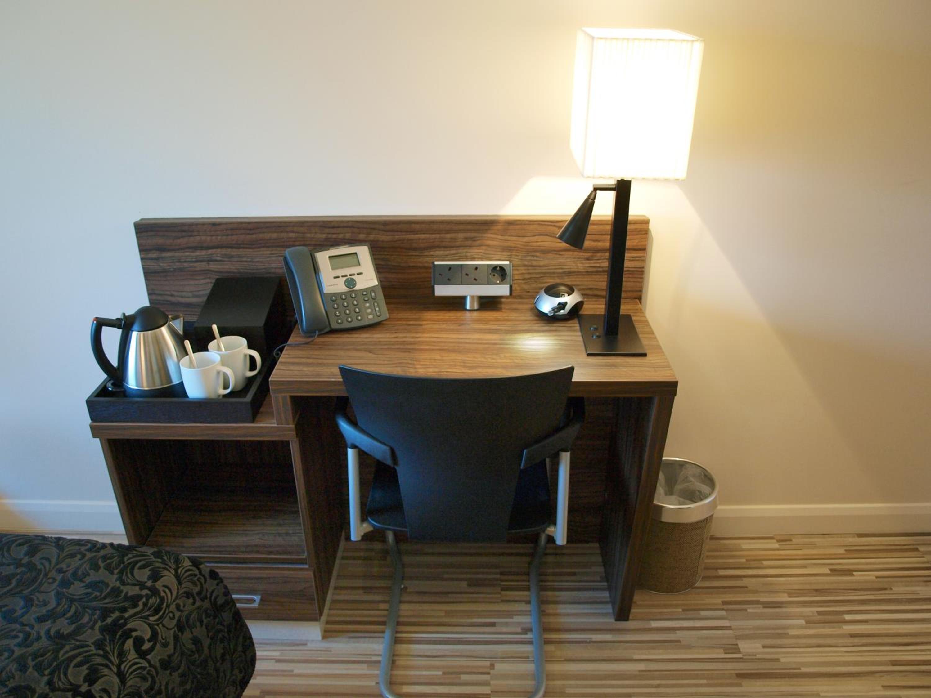 Фото Simply Rooms & Suites