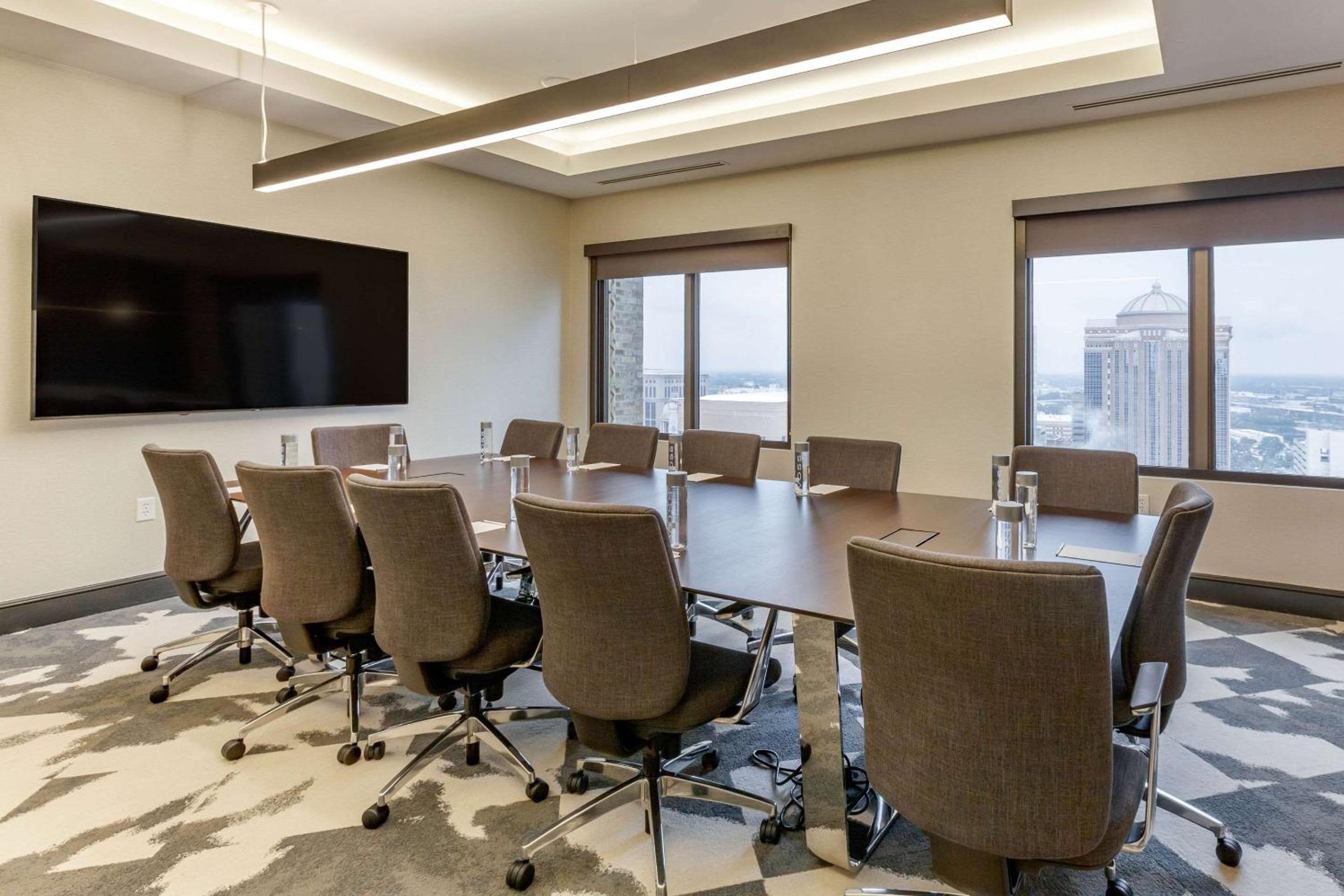 Фото Cambria Hotel Houston Downtown Convention Center