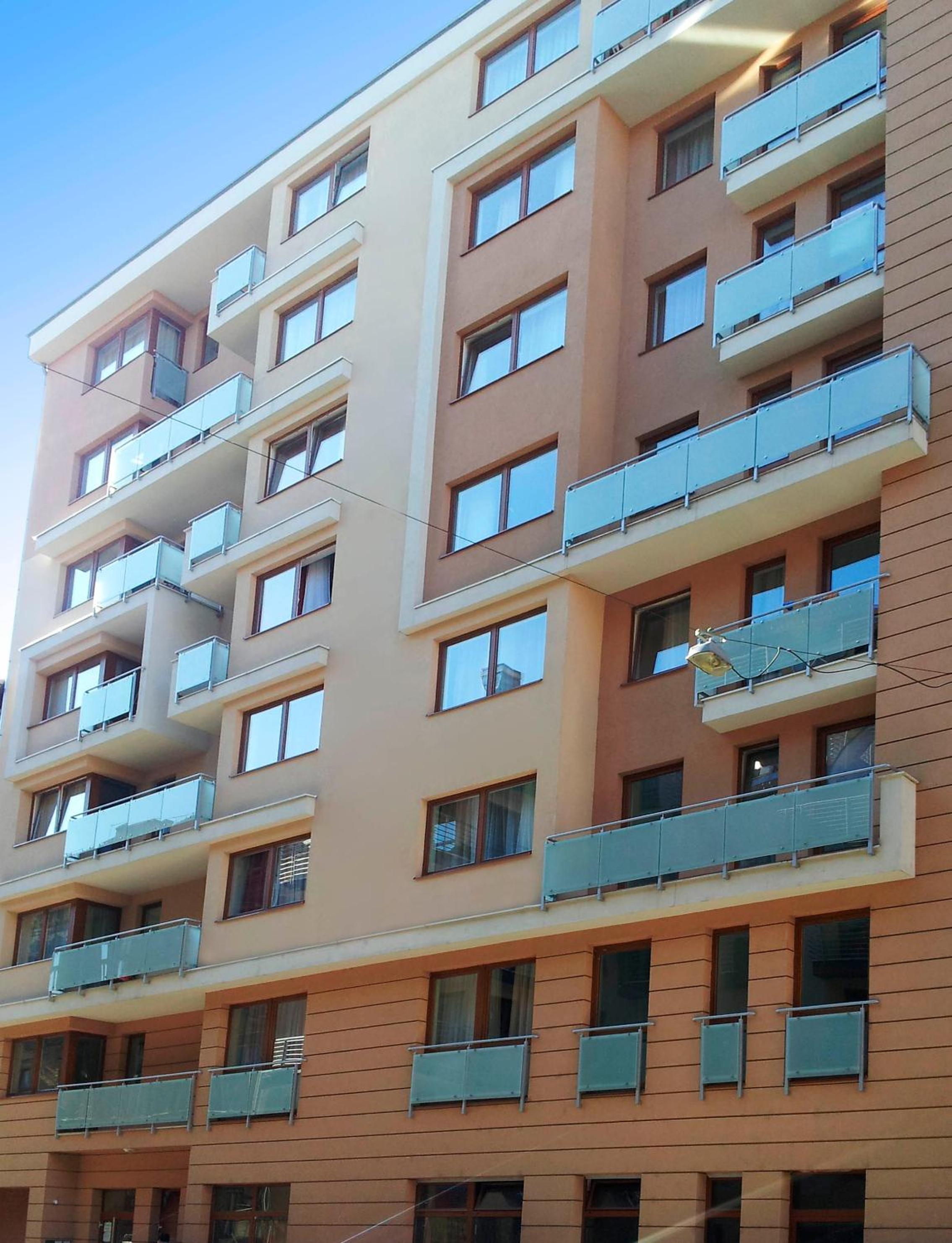 Фото Corvin Plaza Apartments and Suites