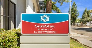 Гостиница SureStay Plus Hotel by Best Western Sacramento North