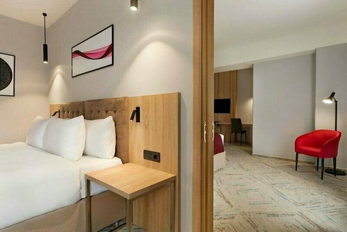 Гостиница Ramada by Wyndham Targu Jiu в Тыргу Жиу