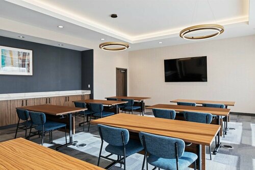 Гостиница La Quinta Inn & Suites by Wyndham La Habra в Фуллертоне