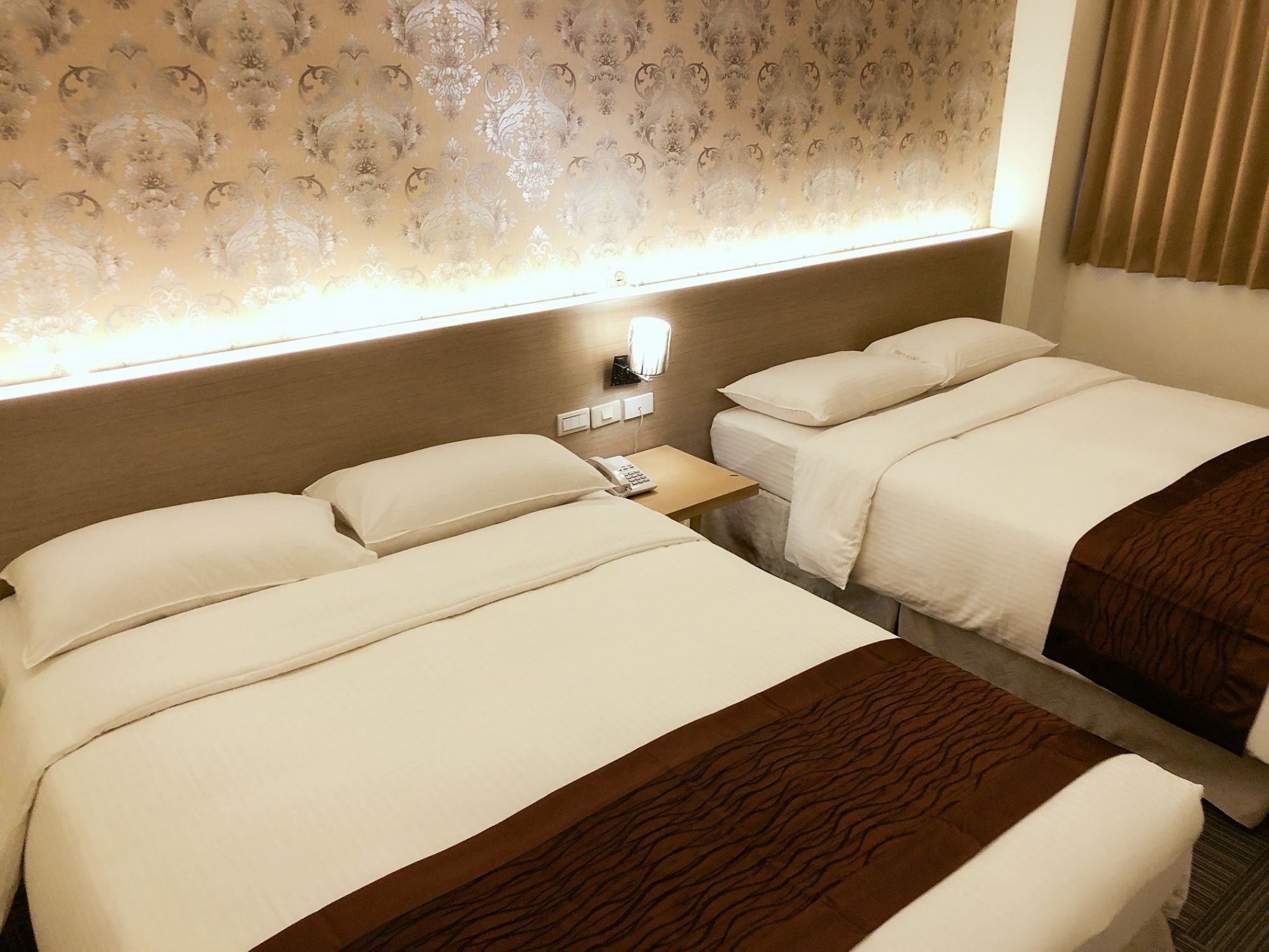 Фото New World Hotel