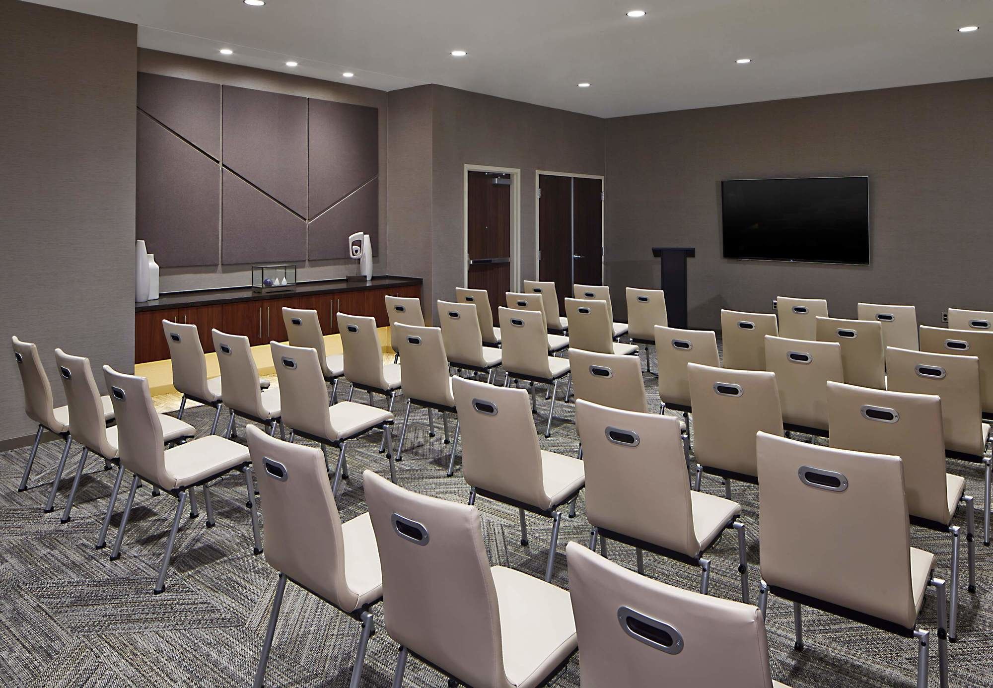 Фото Ac Hotel by Marriott Portland Downtown