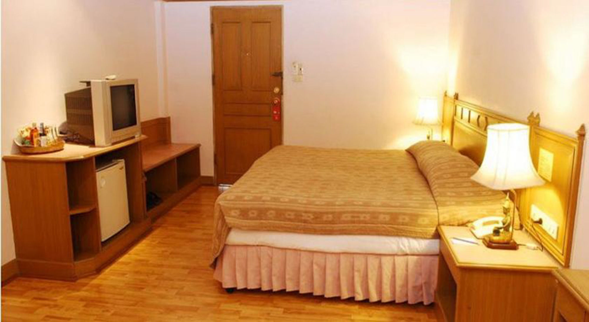 Фото Silom Village Inn