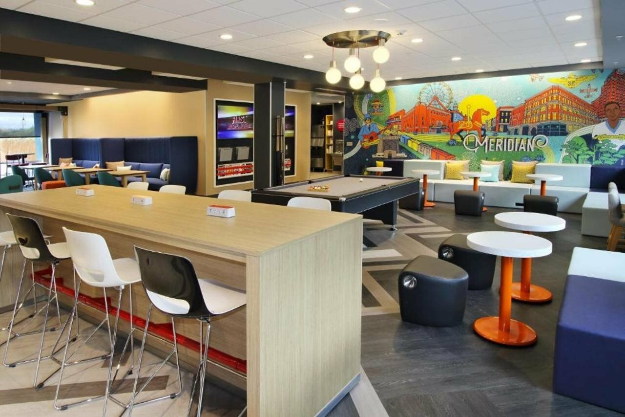 Фото Tru by Hilton Meridian