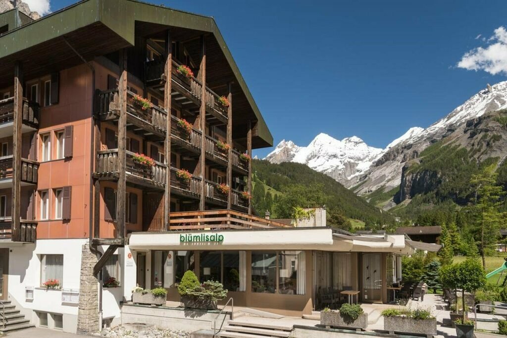 Hotel Hotel Blümlisalp, Kandersteg, photo