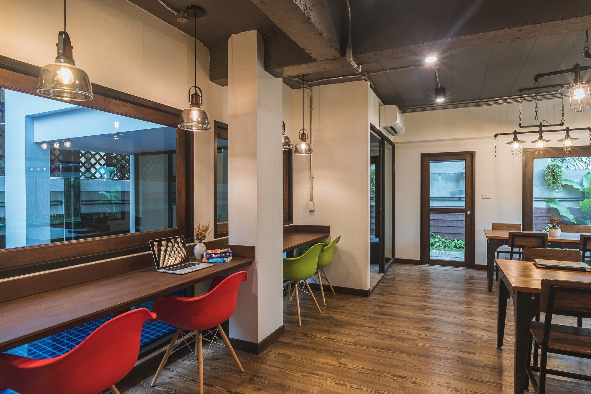 Фото 33 Poshtel - Adults Only