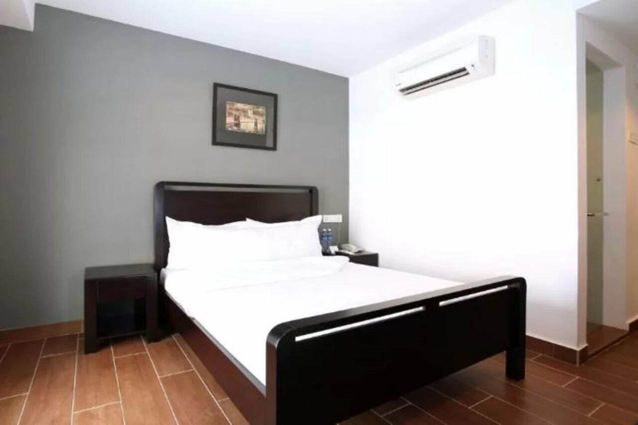 Фото Crossroads Hotel