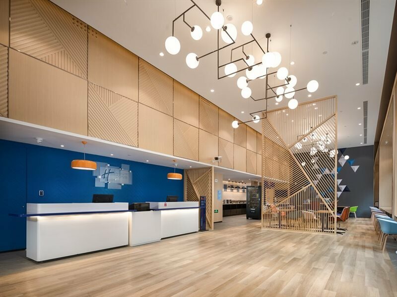 Фото Holiday Inn Express Ningbo City Center