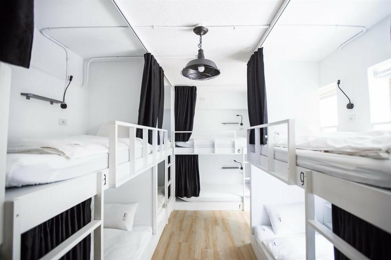 Фото We Come Hostel