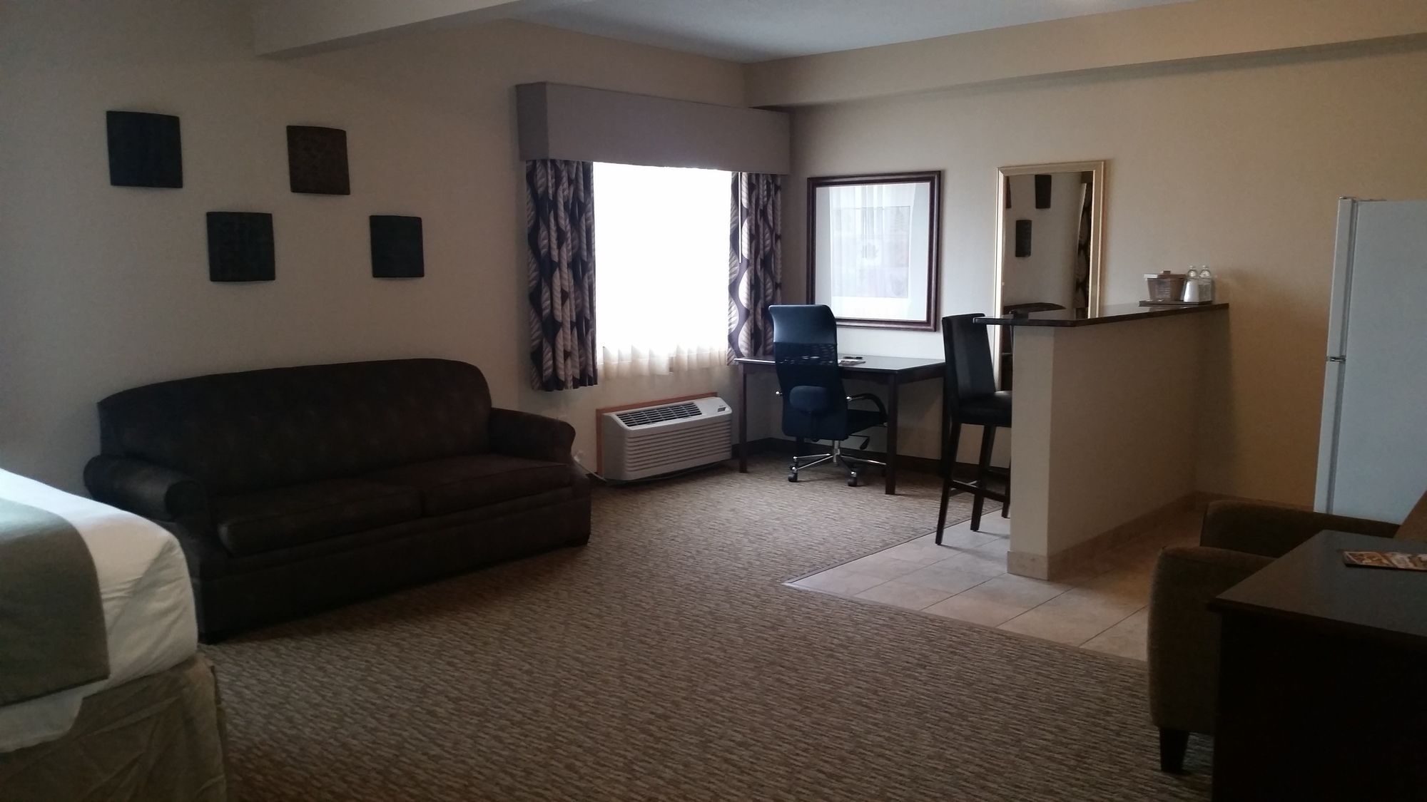 Фото Rock Island Inn & Suites