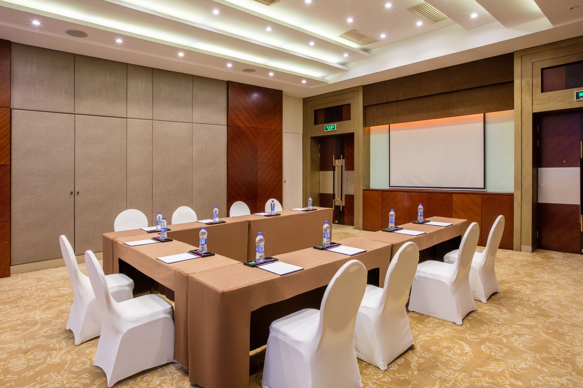 Фото Crowne Plaza Changshu