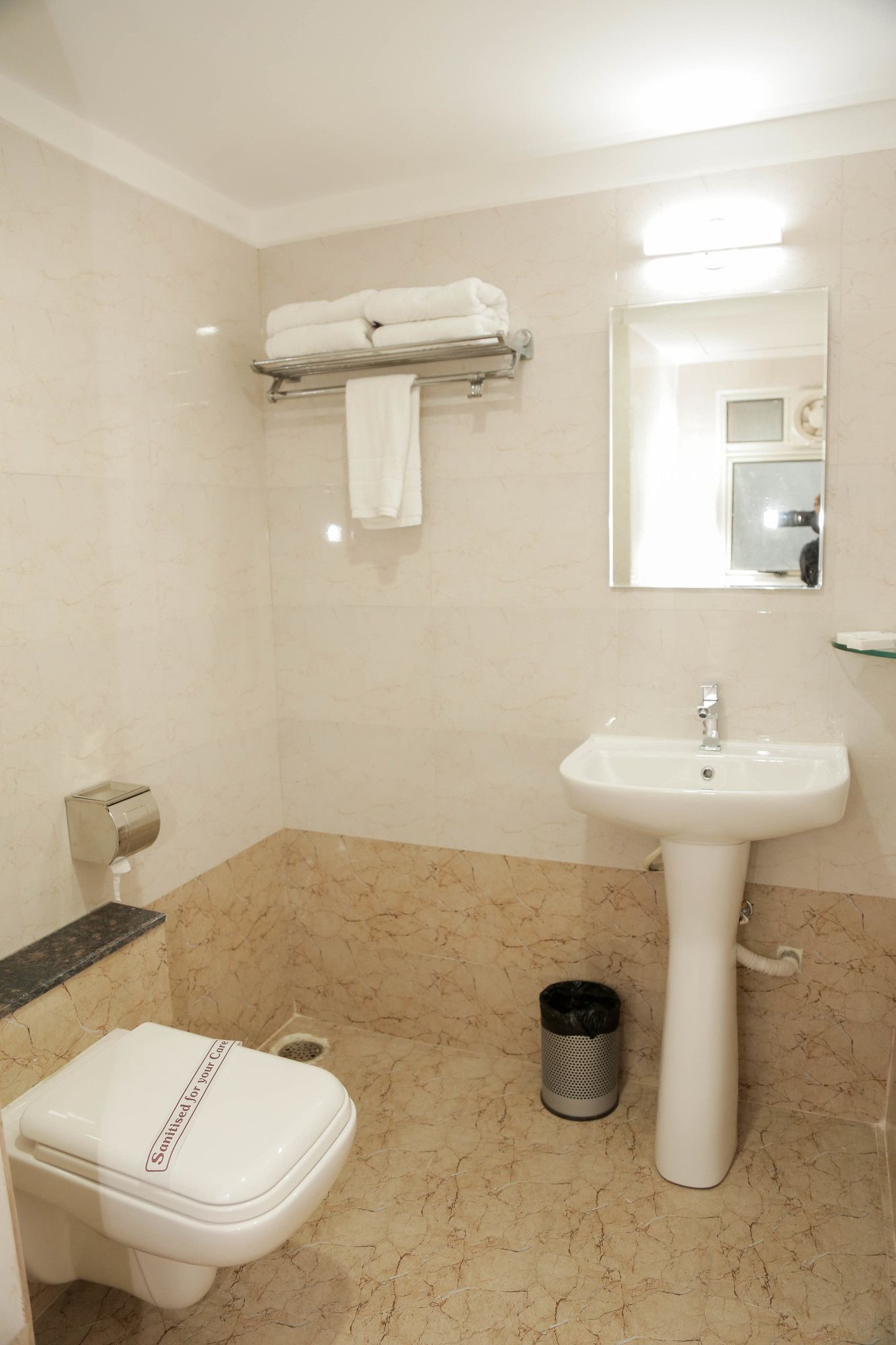 Фото Hotel Grand Bee