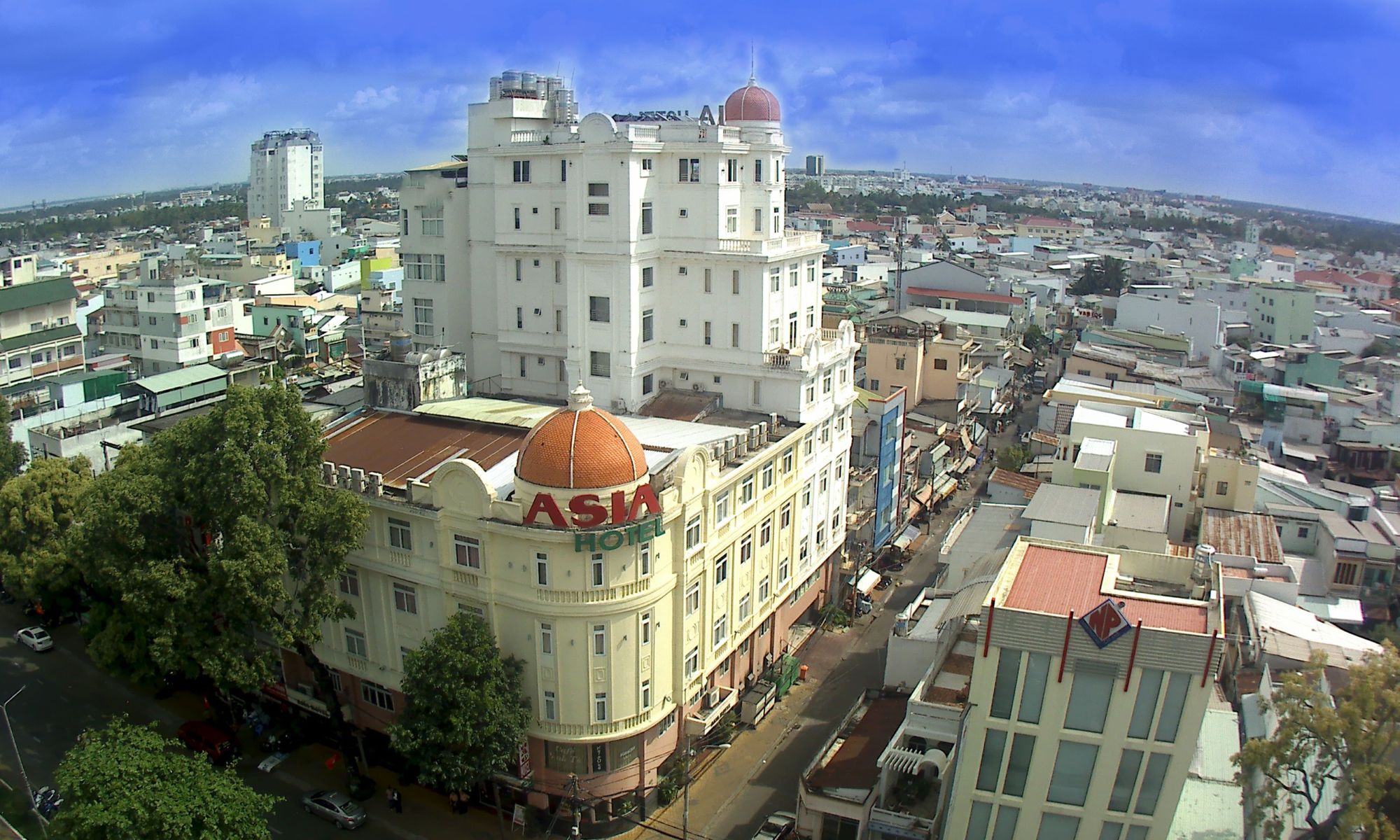 Фото отеля 2