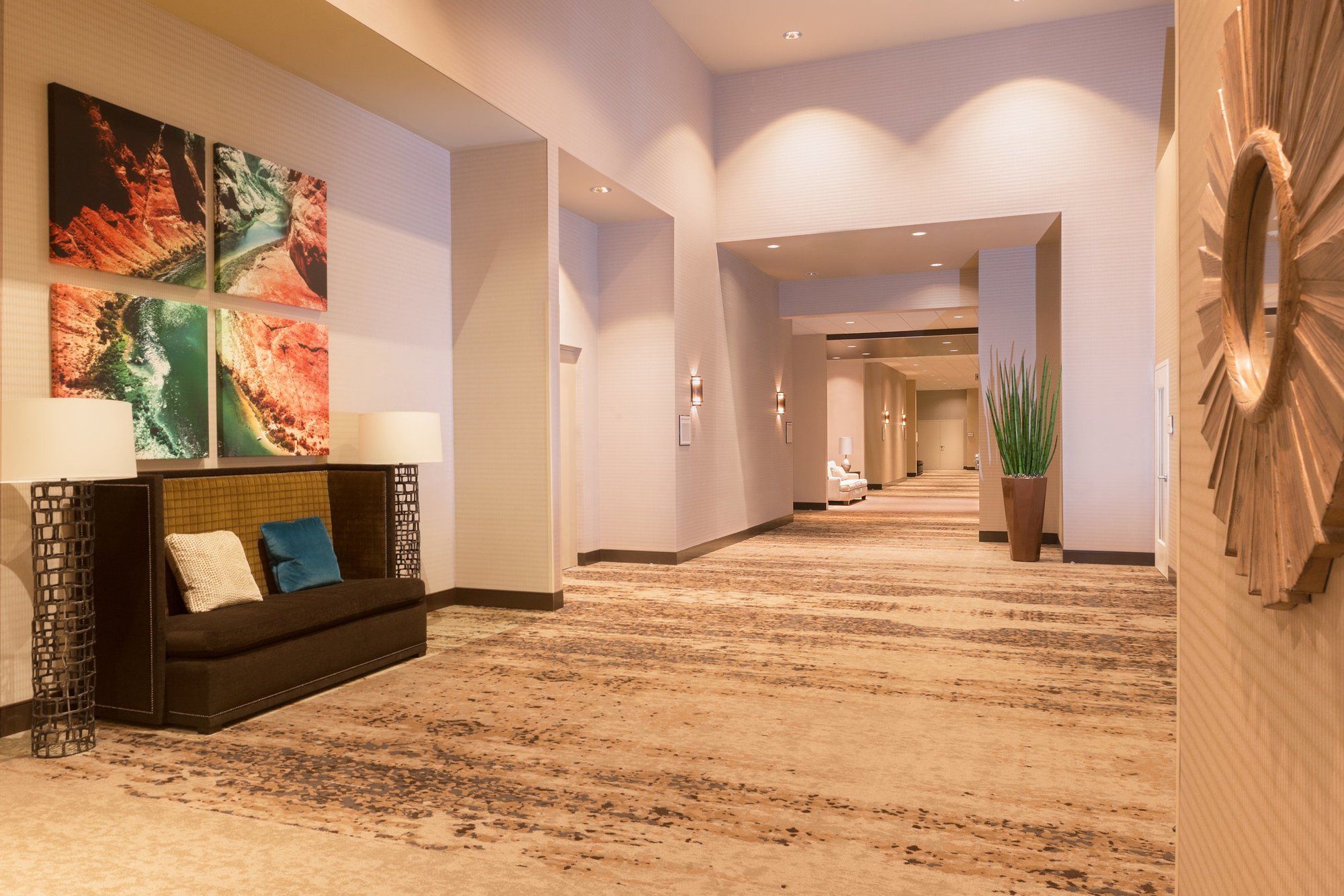 Фото Sheraton Mesa Hotel at Wrigleyville West