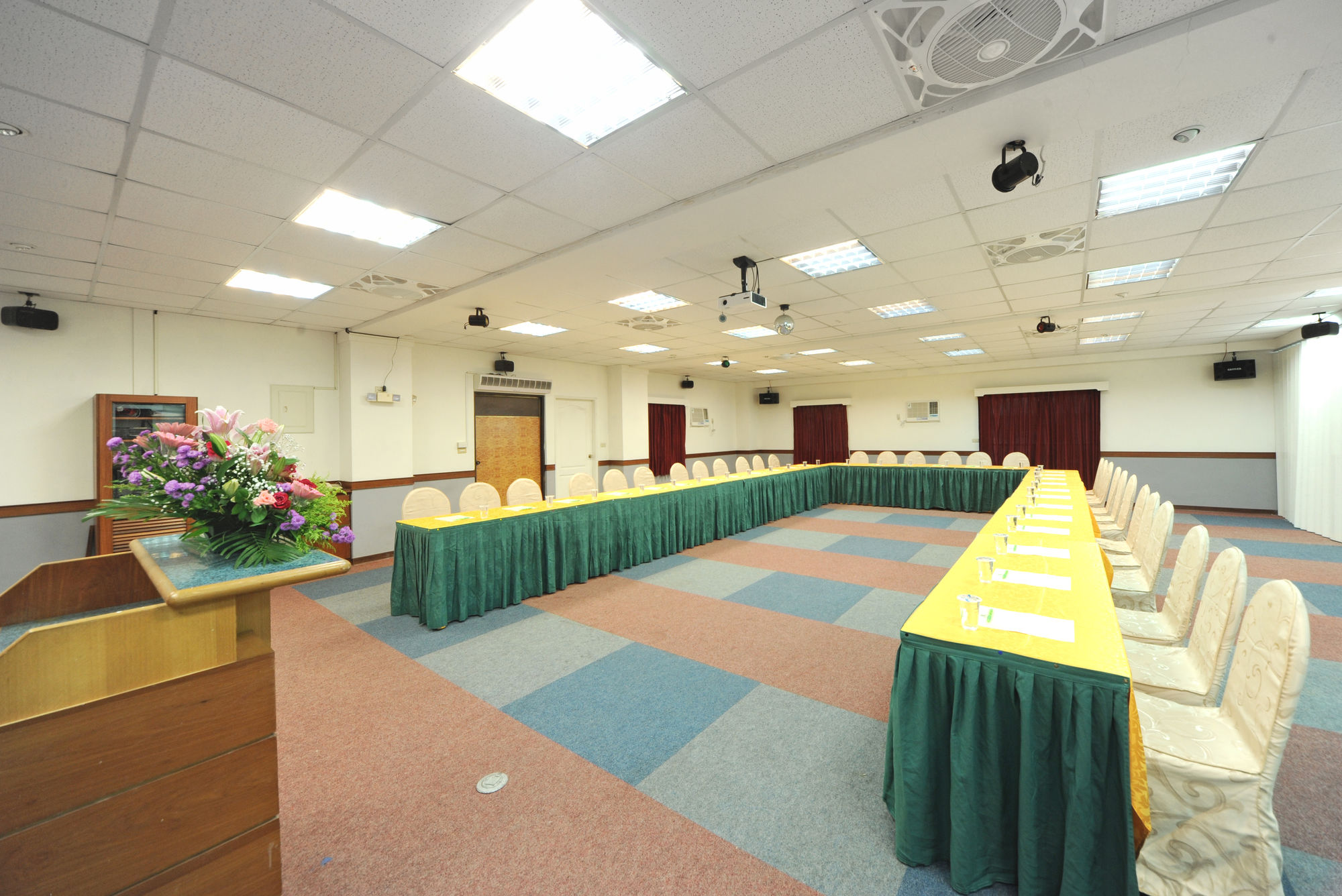 Фото Kenting Holiday Hotel