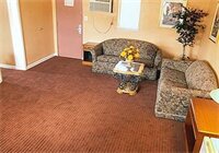 Фото Parkway Inn