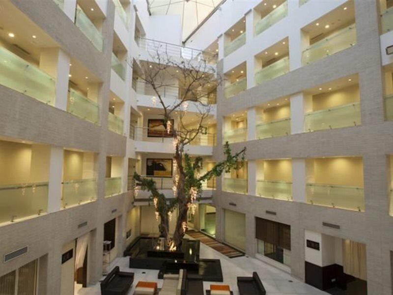 Фото Avalon Courtyard