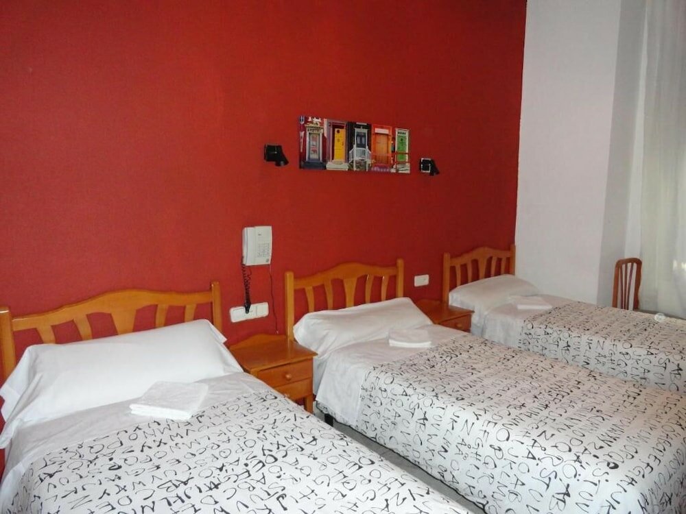 Фото Hostal Fuencarral Kryse