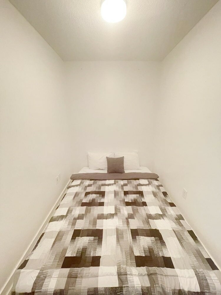 Фото Beautiful Serviced Hotel with Lake Views