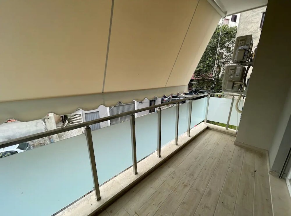 Фото Brand New City Center Apartment